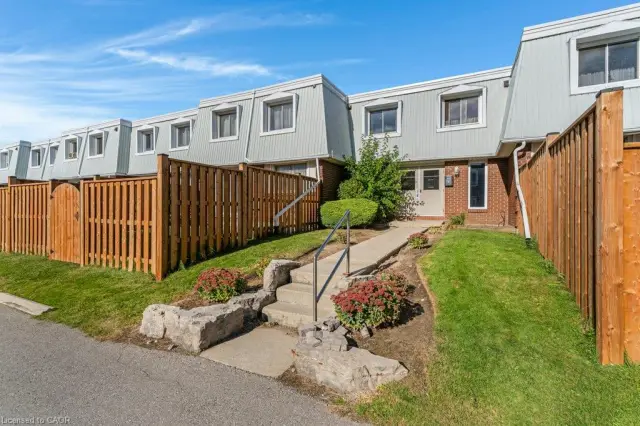 1-320 Traynor Avenue, Kitchener ON N2C 2J1