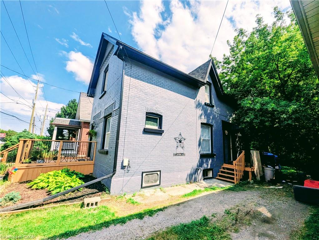 81 Grey Street, Brantford ON N3T 2T4