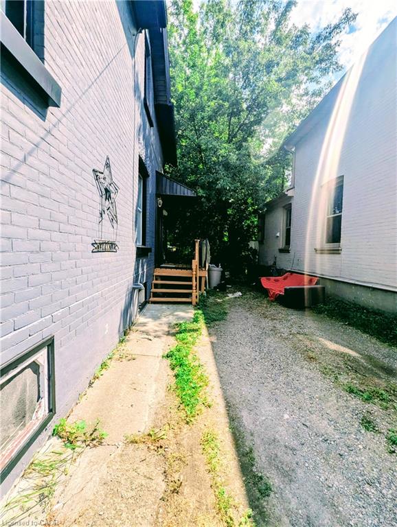 81 Grey Street, Brantford ON N3T 2T4