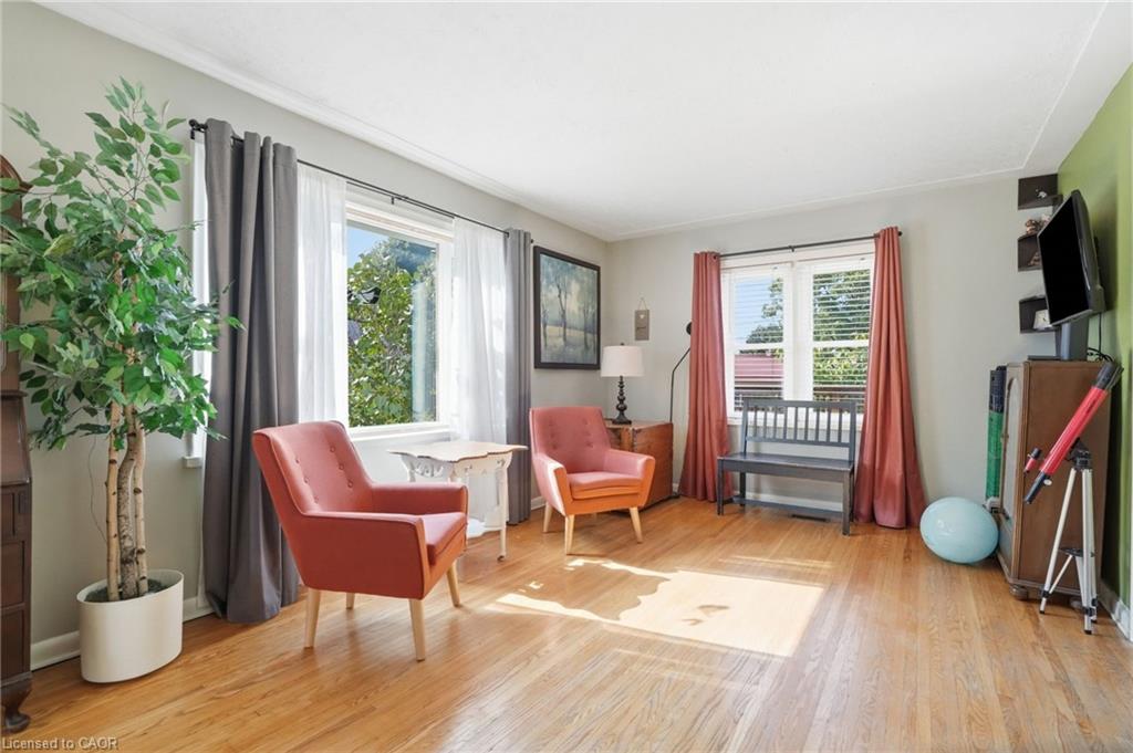 19 Victoria Street, Paris ON N3L 1H8