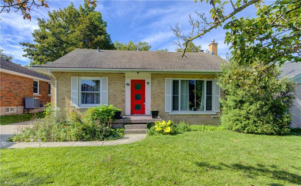 49 Dietz Avenue S, Waterloo ON N2L 2J8