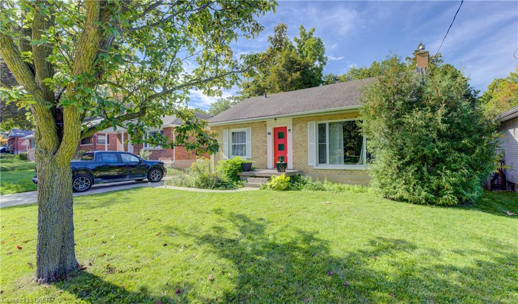 49 Dietz Avenue S, Waterloo ON N2L 2J8