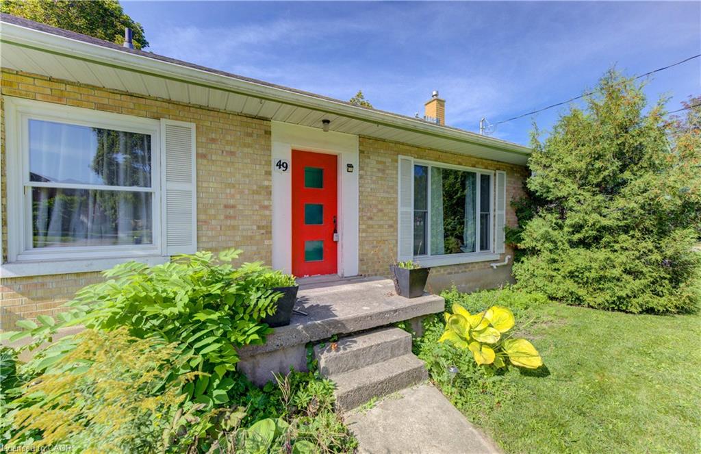 49 Dietz Avenue S, Waterloo ON N2L 2J8