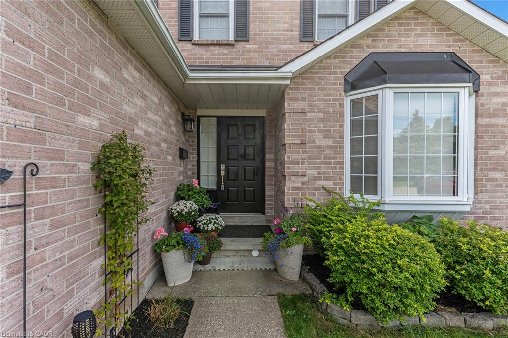 51 Bayne Crescent, Cambridge ON N1T 1E1