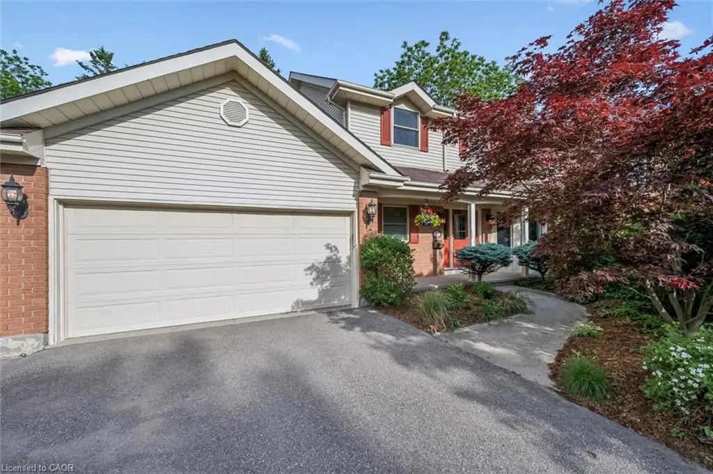 21 Tinatawa Court, Kitchener ON N2A 3K4