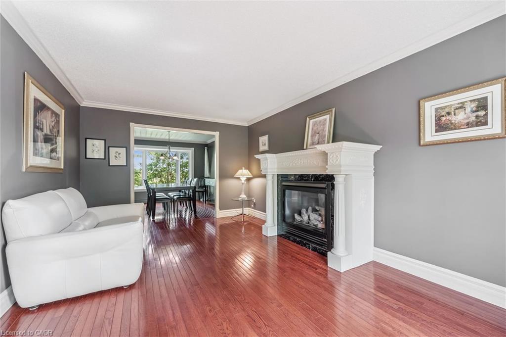 21 Tinatawa Court, Kitchener ON N2A 3K4