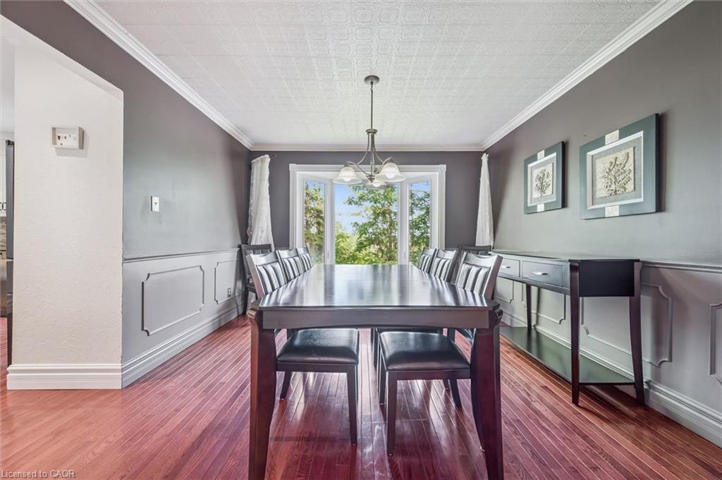21 Tinatawa Court, Kitchener ON N2A 3K4