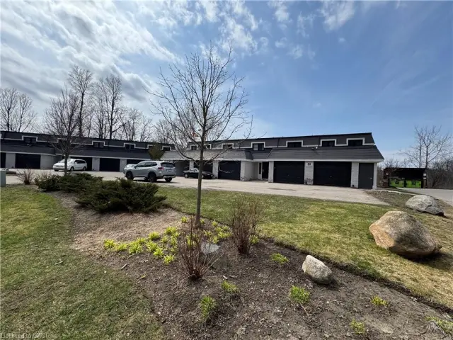4-511 Quiet Place, Waterloo ON N2J 5L6