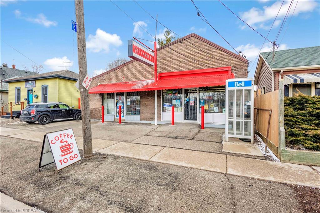 215 Grand River Avenue, Brantford ON N3T 4Y3