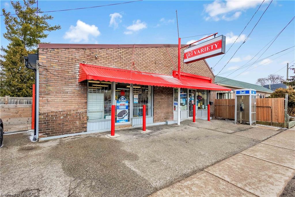 215 Grand River Avenue, Brantford ON N3T 4Y3