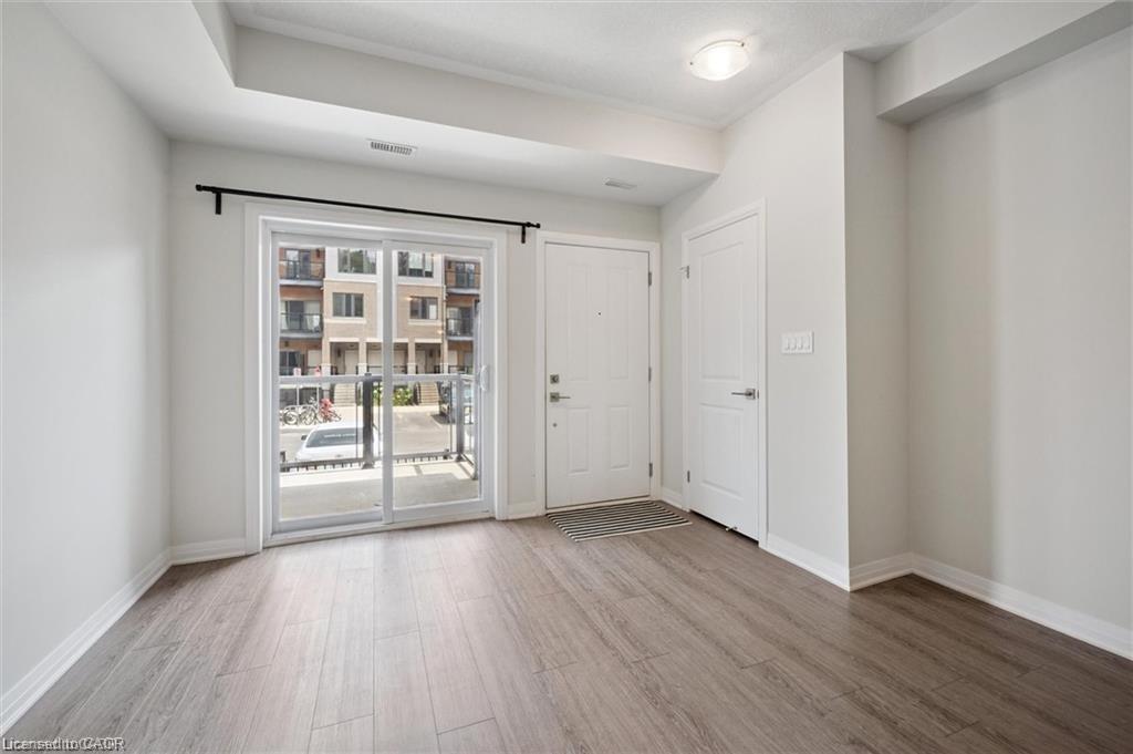 C34-25 Isherwood Avenue, Cambridge ON N1R 3H5