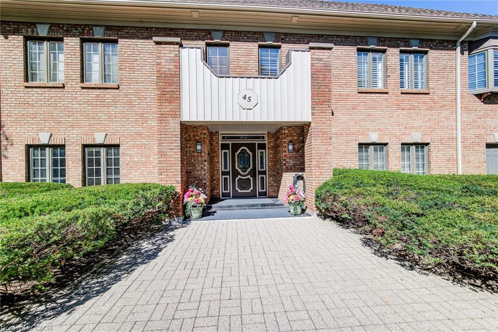 32-45 Blue Springs Drive, Waterloo ON N2J 4P1