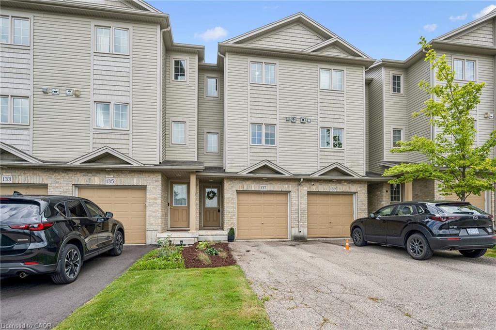 137 Highland Crescent, Kitchener ON N2M 0A1