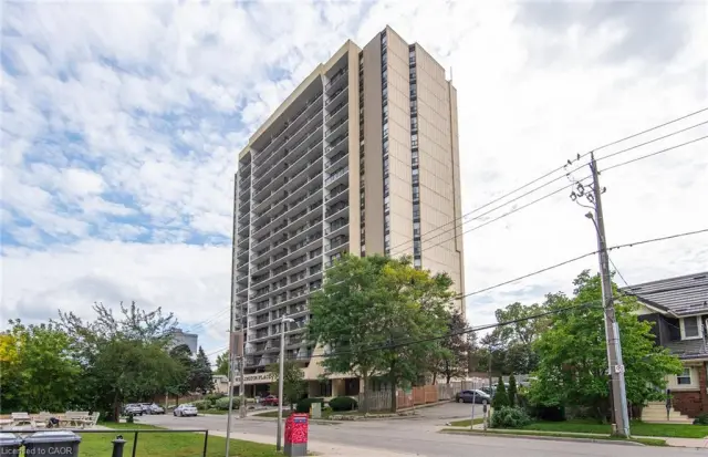 202-81 Church Street, Kitchener ON N2G 4M1