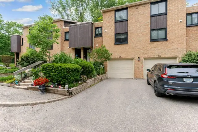 23-220 Salisbury Avenue, Cambridge ON N1S 1K5