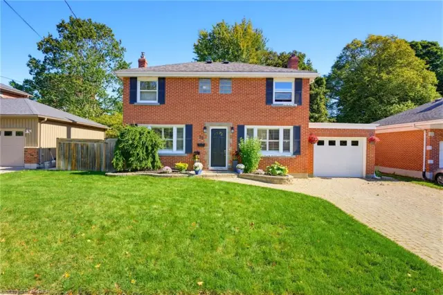 38 Admiral Road, Brantford ON N3R 1L6