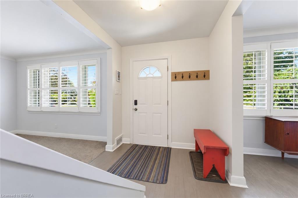 38 Admiral Road, Brantford ON N3R 1L6