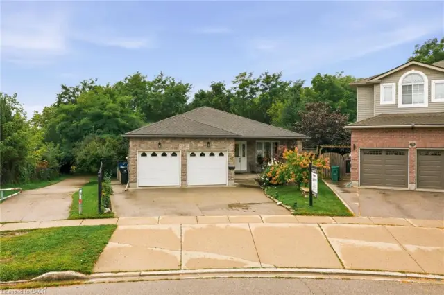 125 Langlaw Drive, Cambridge ON N1P 1H9