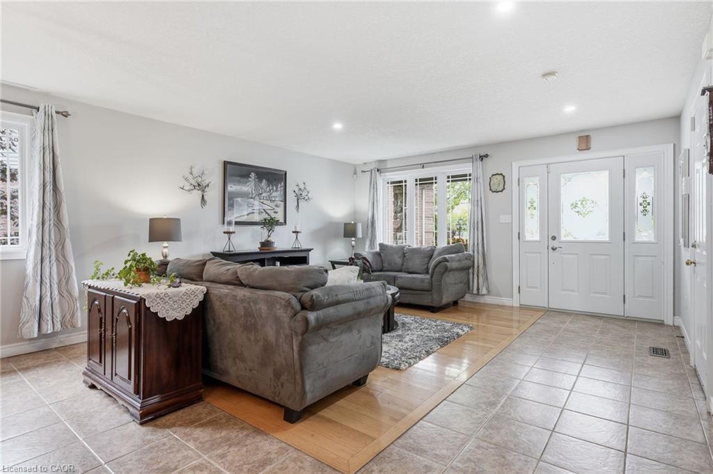 125 Langlaw Drive, Cambridge ON N1P 1H9
