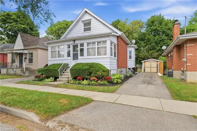 87 Strathcona Avenue, Brantford ON N3S 1T7