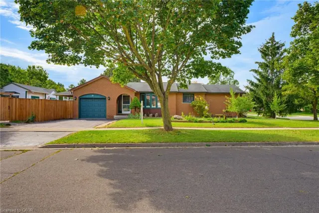 35 Windy Ridge Drive, Kitchener ON N2P 1R9