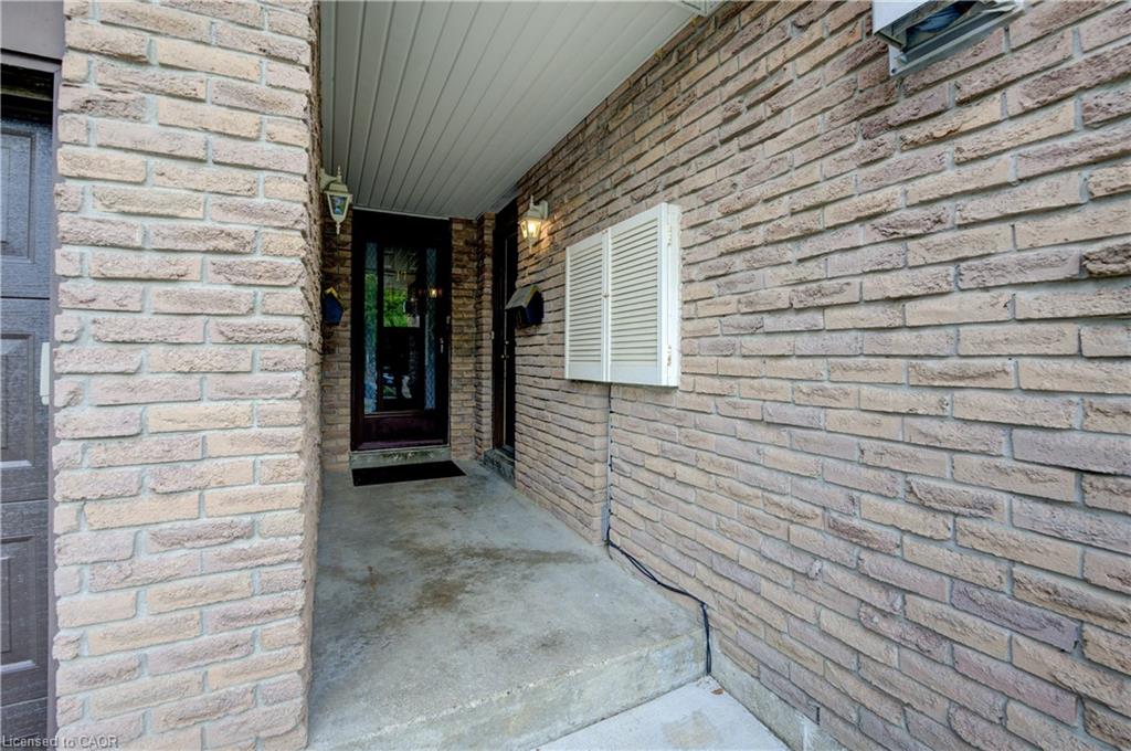 19 Hillbrook Crescent, Kitchener ON N2N 1J4
