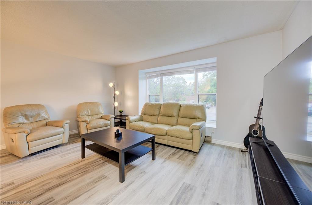 19 Hillbrook Crescent, Kitchener ON N2N 1J4