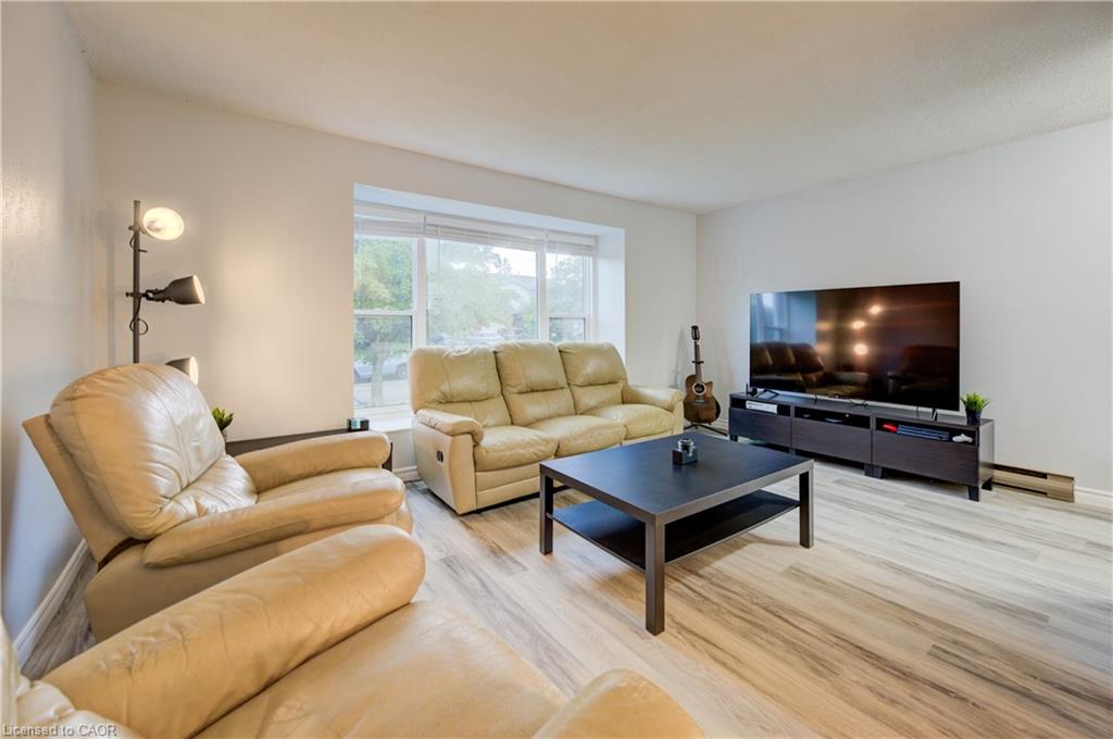 19 Hillbrook Crescent, Kitchener ON N2N 1J4