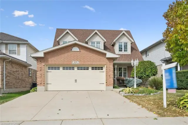 60 Country Club Drive, Cambridge ON N1T 1Z8