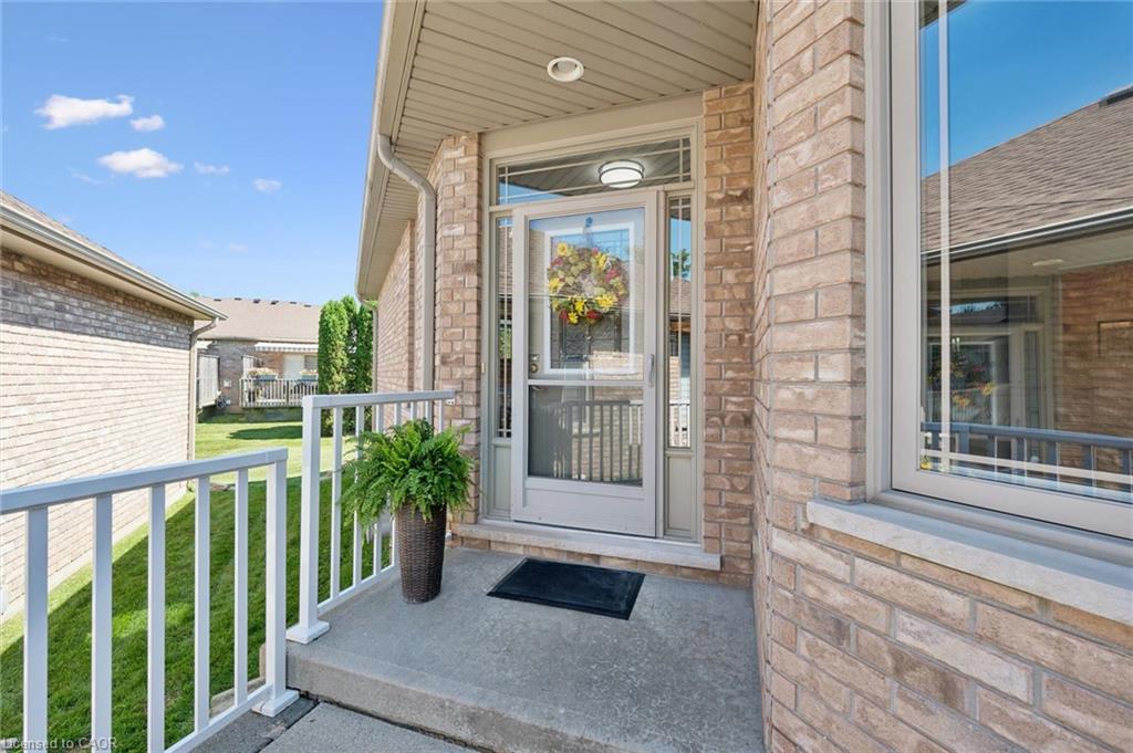 118-20 Isherwood Avenue, Cambridge ON N1R 8P9