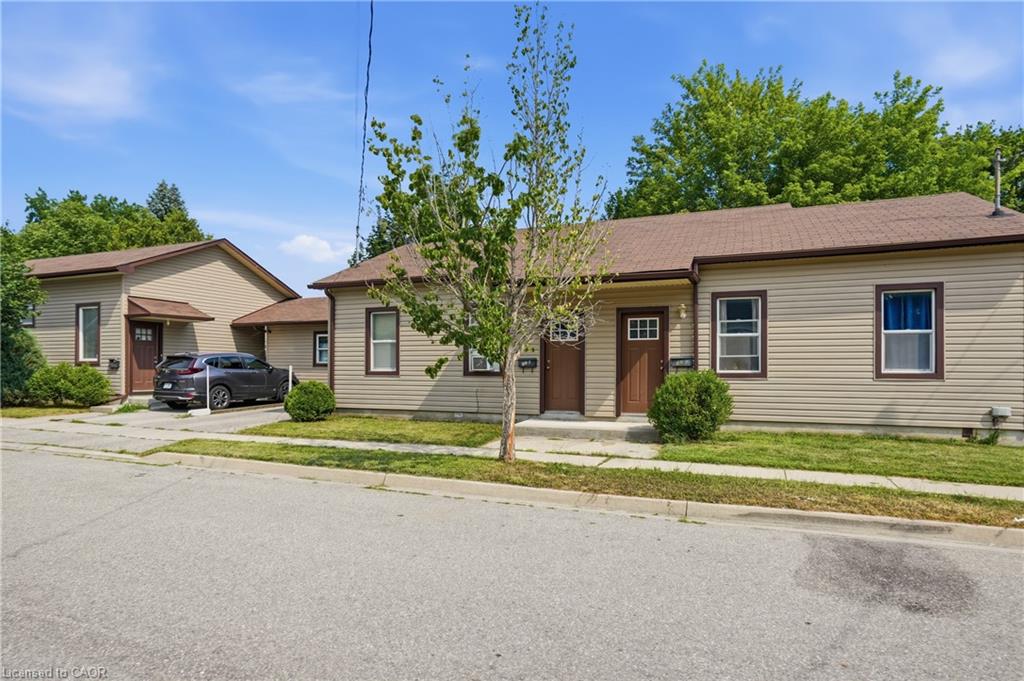 102 (A-C) Sarah Street, Brantford ON N3S 3A5