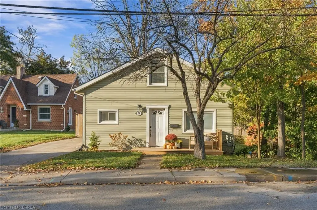 98 Dundas Street W, Paris ON N3L 1G7