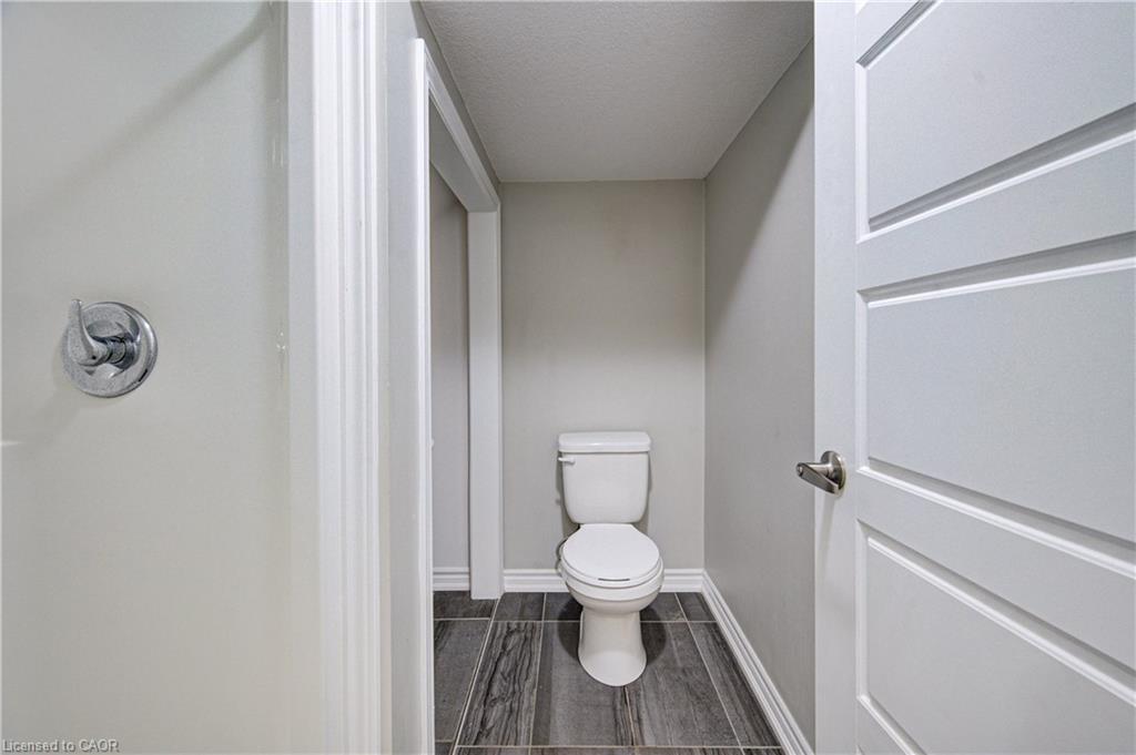 B4-1430 Highland Road W, Kitchener ON N2N 0C3