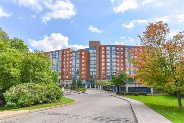 311-55 Blue Springs Drive, Waterloo ON N2J 4T3
