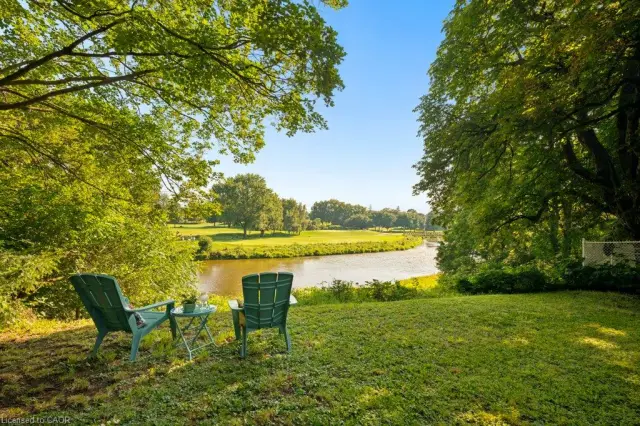 48 Misty River Drive, Conestogo ON N0B 1N0