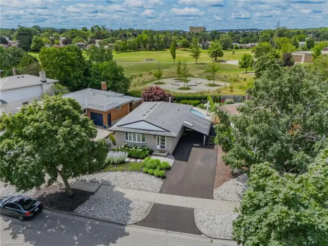 107 Laurentian Drive, Kitchener ON N2E 1C3