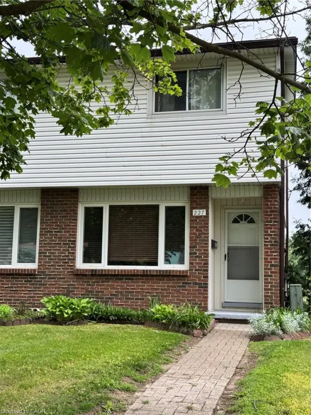 227 Fergus Avenue, Kitchener ON N2A 2H6