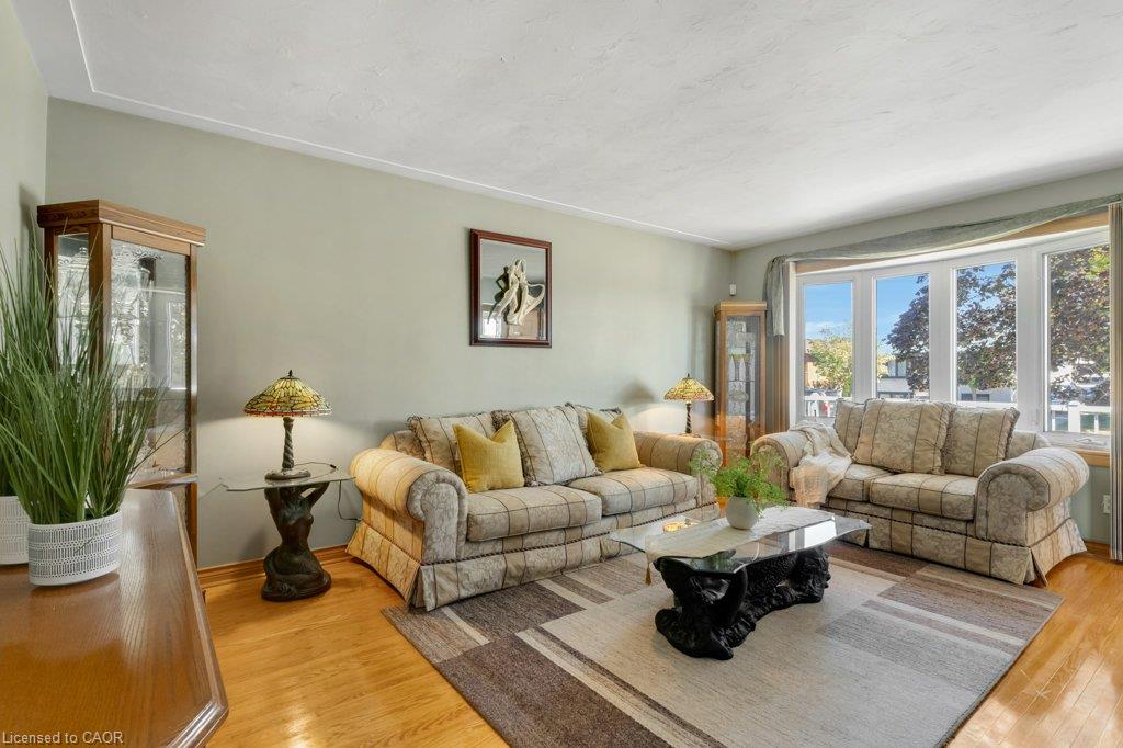 222 Thunderbird Drive, Cambridge ON N1R 6H5