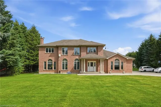 2 Currie Drive, Morriston ON N0B 2C0