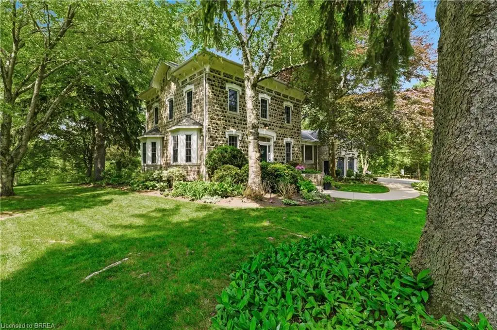25 Dunbar Street, Glen Morris ON N0B 1W0