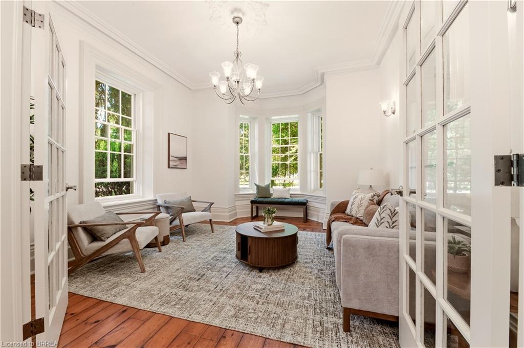 25 Dunbar Street, Glen Morris ON N0B 1W0
