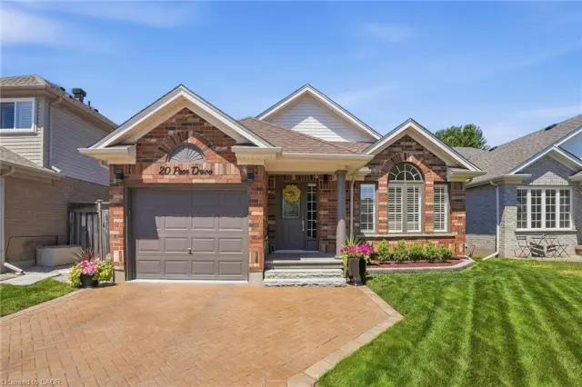 20 Peer Drive, Guelph ON N1C 1H1