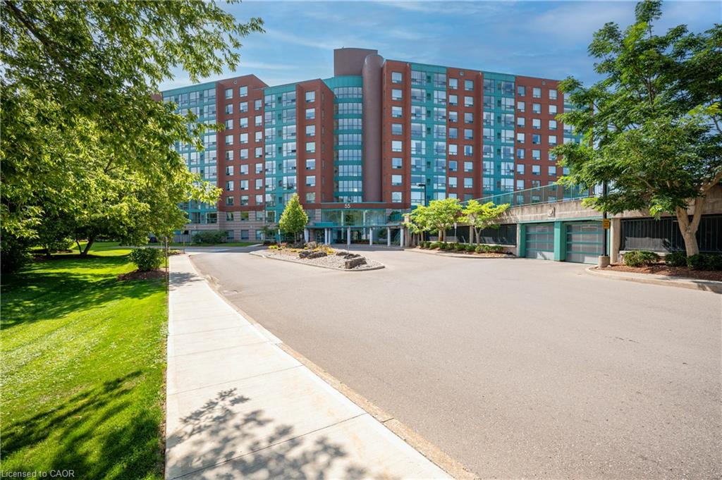 611-55 Blue Springs Drive, Waterloo ON N2J 4T3