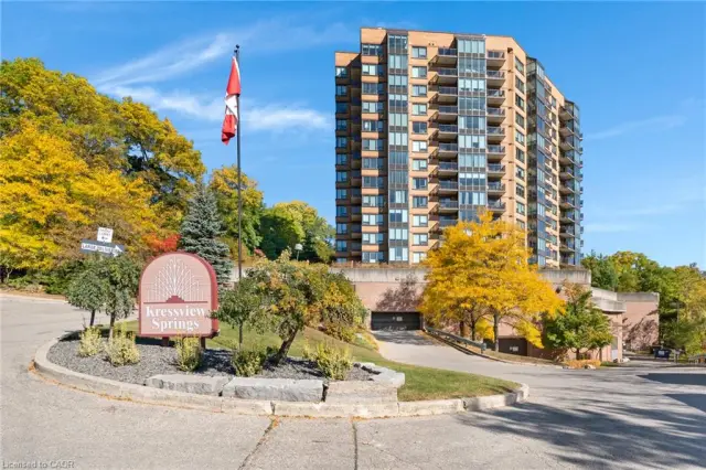 402-237 King Street W, Cambridge ON N3H 5L2
