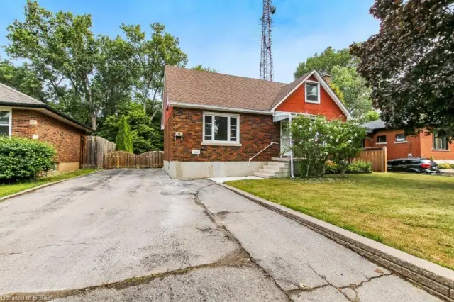 25 Henry Street, Brantford ON N3R 1Z9