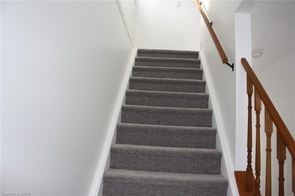 144 Sekura Crescent, Cambridge ON N1R 7G1