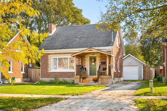 113 Adelaide Street, Kitchener ON N2M 2B5