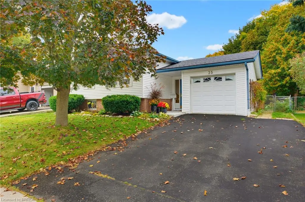 35 Scott Road, Cambridge ON N3C 2X5