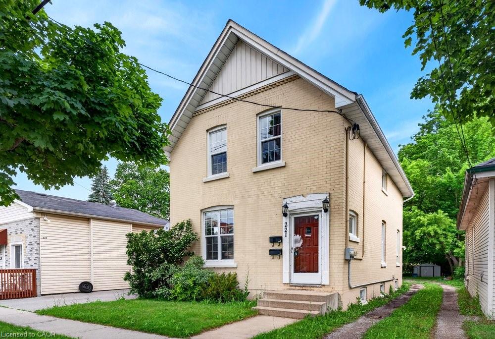 221 Grand River Avenue, Brantford ON N3T 4Y3