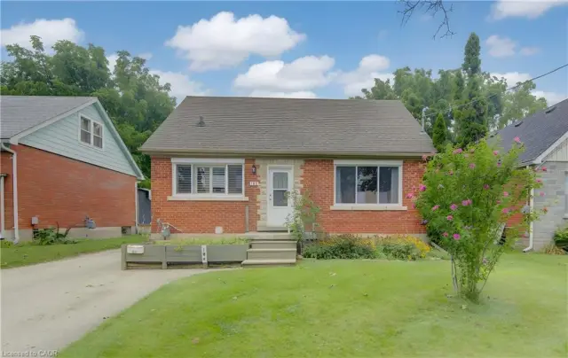 104 Mausser Avenue, Kitchener ON N2M 3K5